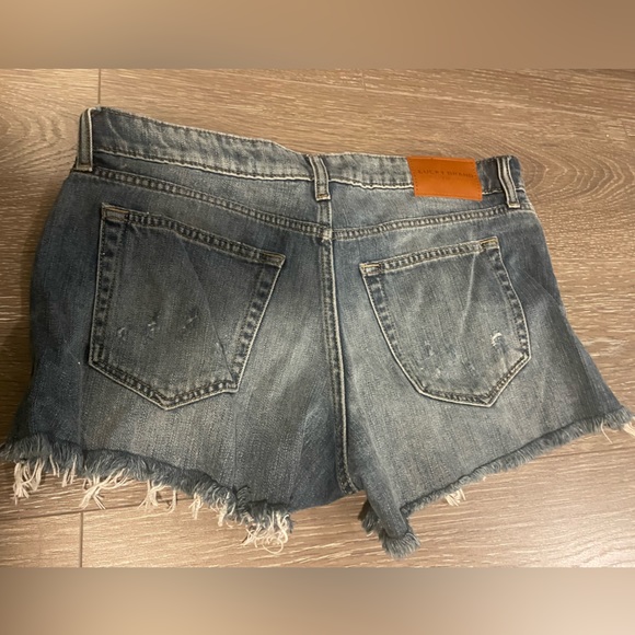 Lucky brand shorts - Picture 2 of 3